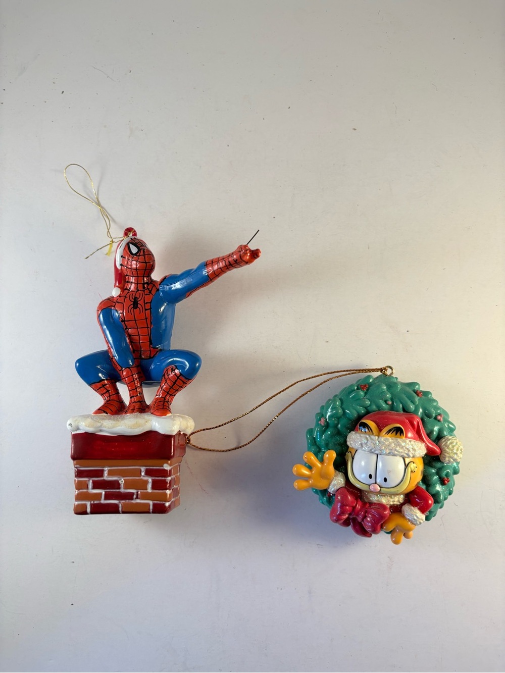 Lot Of 2 Vtg Christmas Ornament 1996 Garfield Wreath 2002 Spiderman Chimney Marv